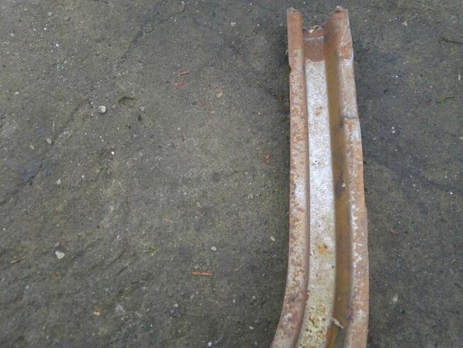 Element dachu słupek Fiat 125p oryginał kolekcja reperaturka