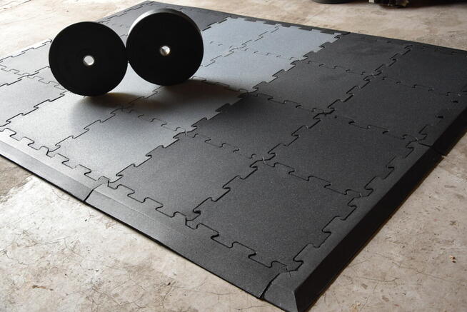 Mata 2mm SBR w rolce antypoślizgowa 950k/m3