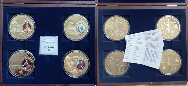 4 x Zestaw WATYKAN Sanktuaria Złoto Albu Tiara Papież Korony