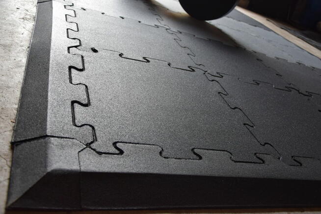 Gumowa kostka gumowa typu behaton parkingowa 43mm SBR