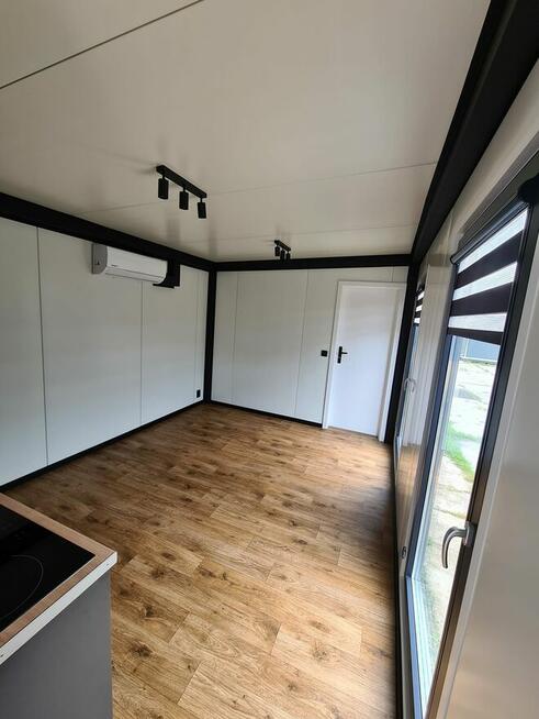 Domek z płyty warstwowej, Pawilon Handlowy - MOBILE LOFT