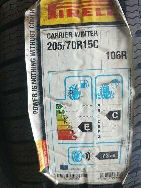 Opony zimowe Pirelli 205/70R 15C (nowe)