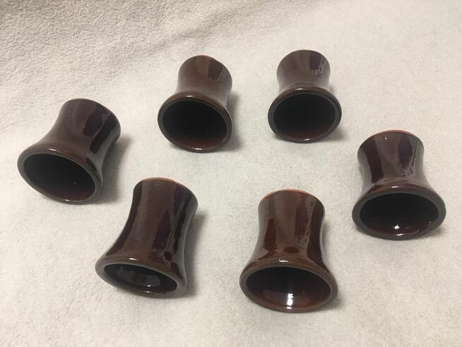 PRL stare kieliszki porcelit kamionka brązowe