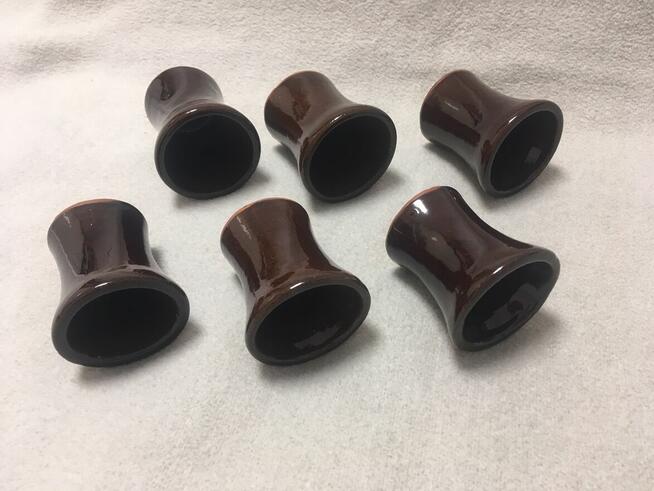 PRL stare kieliszki porcelit kamionka brązowe