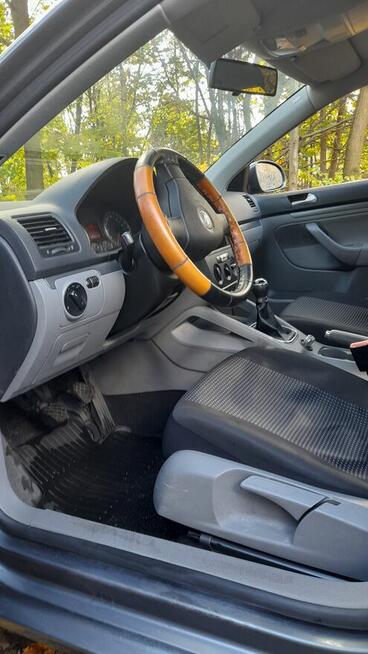 Sprzedam VW Jetta Trendline 1.6 FSI