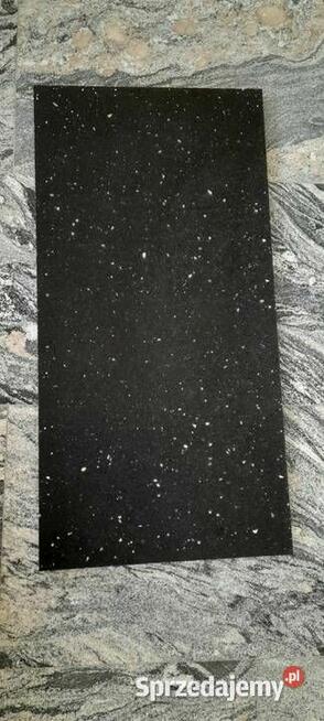 Konglomerat kwarcowy NEGRO LUCIENTE 60x30x2 mat