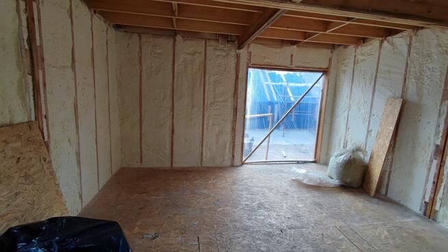 Izolacje Natryskowe, Ocieplanie pianą PUR