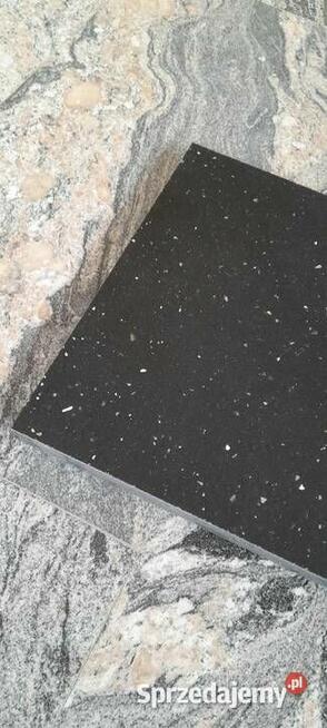 Konglomerat kwarcowy NEGRO LUCIENTE 60x30x2 mat