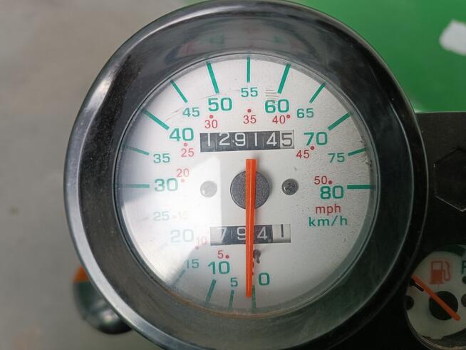 motorower marki Yamasaki YM50-8, z silnikiem 80cm3