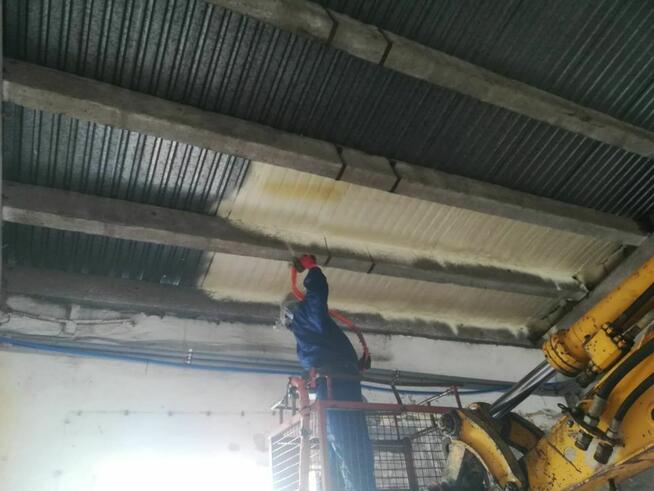 Izolacje Natryskowe, Ocieplanie pianą PUR