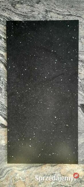 Konglomerat kwarcowy NEGRO LUCIENTE 60x30x2 mat