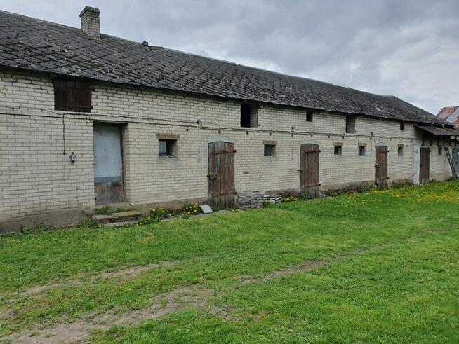 Sprzedam dom z budynkami gospodarczymi