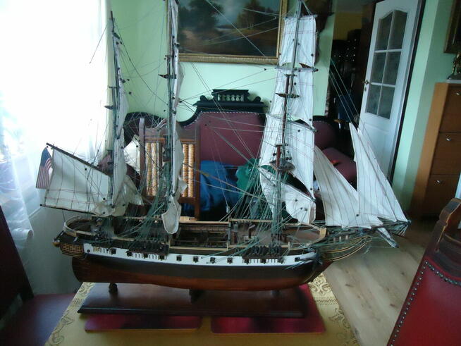 Oryginalny drewniany model żaglowieca US Constellation 1798