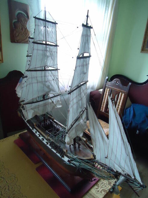 Oryginalny drewniany model żaglowieca US Constellation 1798