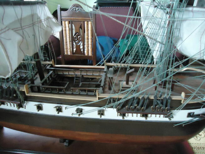 Oryginalny drewniany model żaglowieca US Constellation 1798