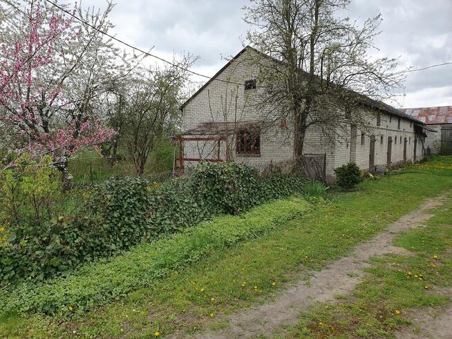 Sprzedam dom z budynkami gospodarczymi