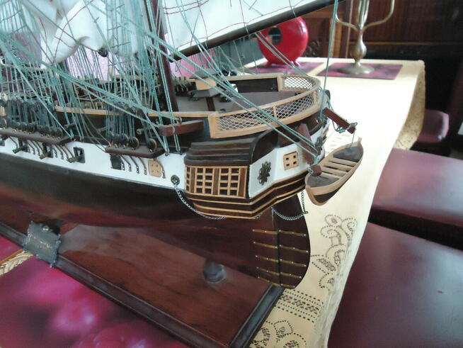 Oryginalny drewniany model żaglowieca US Constellation 1798