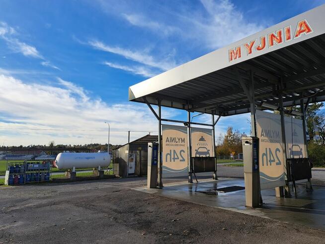 Na sprzedaż stacja paliw na działce 15,35 ar Ożarów