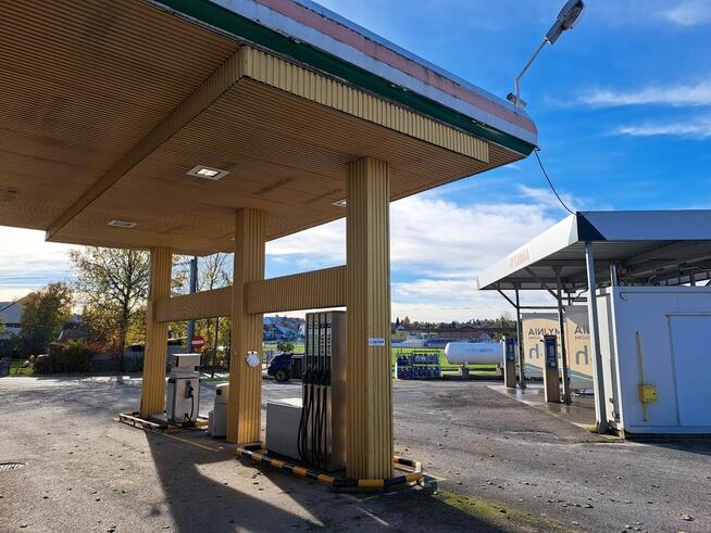 Na sprzedaż stacja paliw na działce 15,35 ar Ożarów