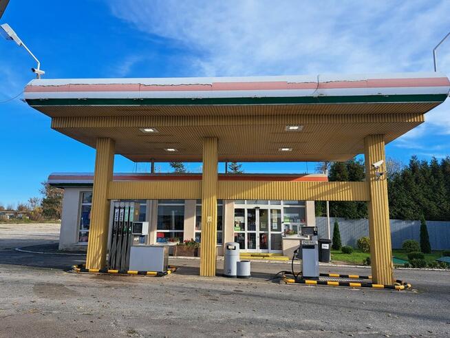 Na sprzedaż stacja paliw na działce 15,35 ar Ożarów