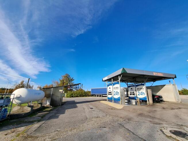 Na sprzedaż stacja paliw na działce 15,35 ar Ożarów