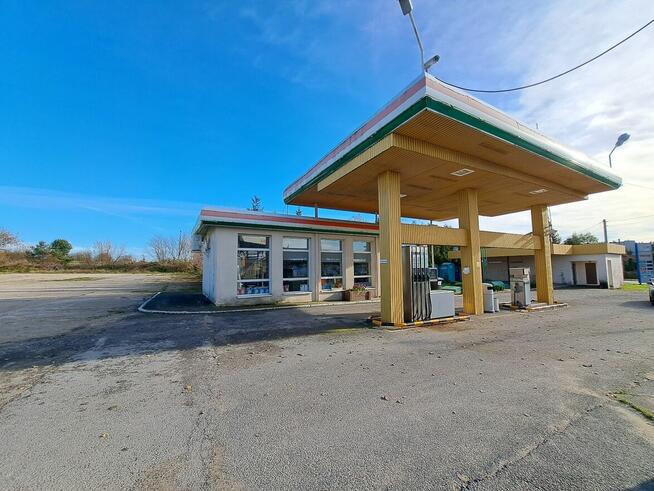 Na sprzedaż stacja paliw na działce 15,35 ar Ożarów