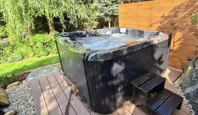 Ogrodowe jacuzzi całoroczne VISKAN TROLLO 5 os., 26 dysz