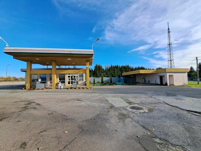 Na sprzedaż stacja paliw na działce 15,35 ar Ożarów