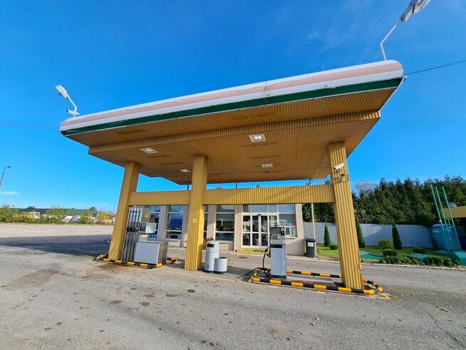 Na sprzedaż stacja paliw na działce 15,35 ar Ożarów