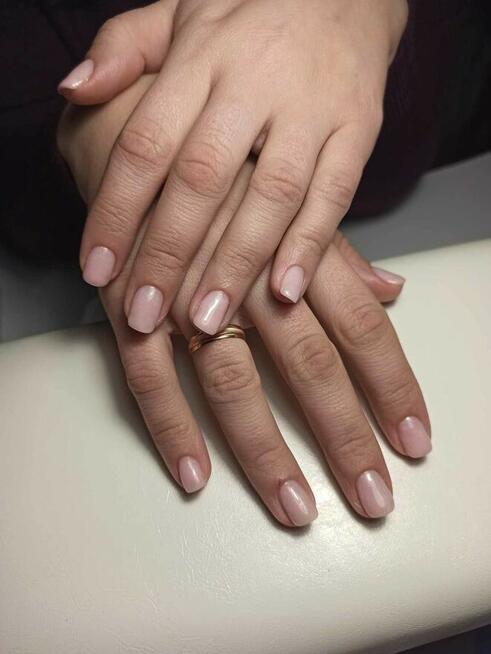 Paznokcie hybrydowe i pedicure