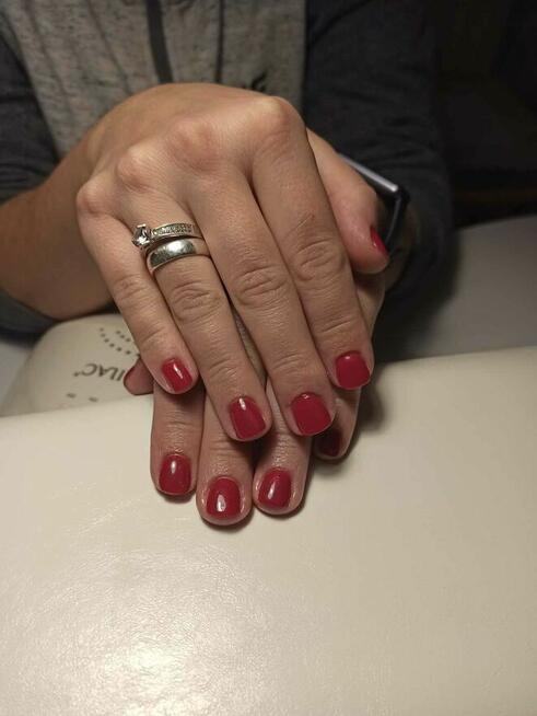 Paznokcie hybrydowe i pedicure