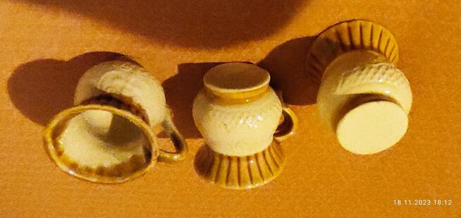 Wyprzedamy starą kamionko-plastykę i inne...