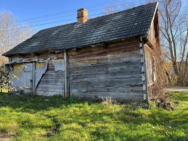 Dom drewniany do remontu na działce w Zakrzowie.