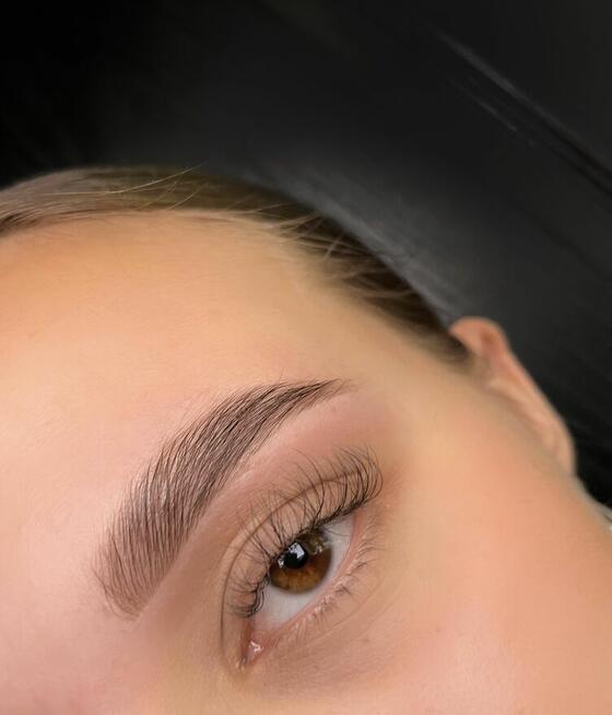 Stylizacja brwi i lifting rzęs /Sosnowiec