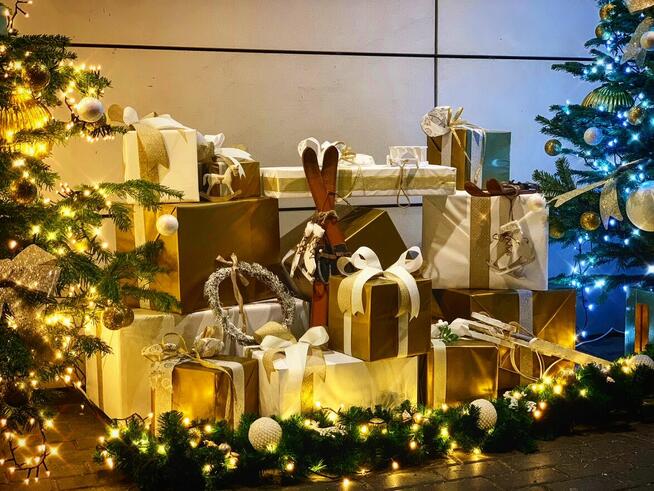 Dekoracje świąteczne do biura, ubieranie choinek Warszawa