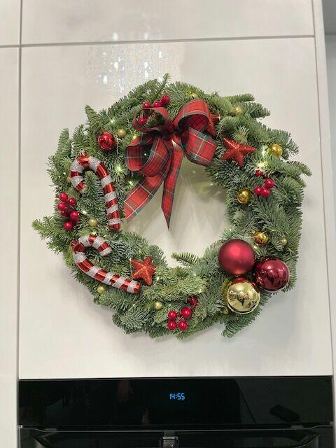 Dekoracje świąteczne do biura, ubieranie choinek Warszawa