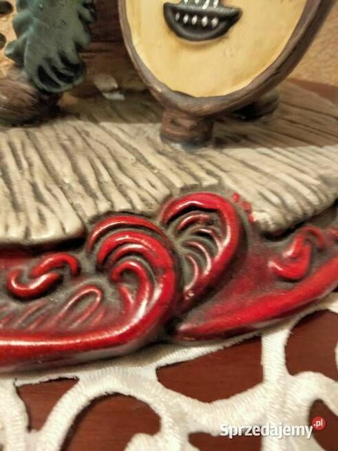 Duża.Włoska figura Kontrabas, muzykant.