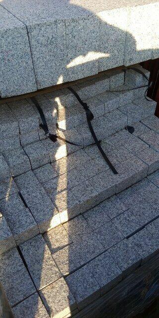 sprzedam kostkę granitową