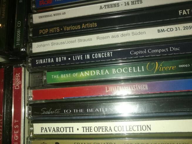 Płyty CD kasety winyle wymiana na naklejki z biedronki