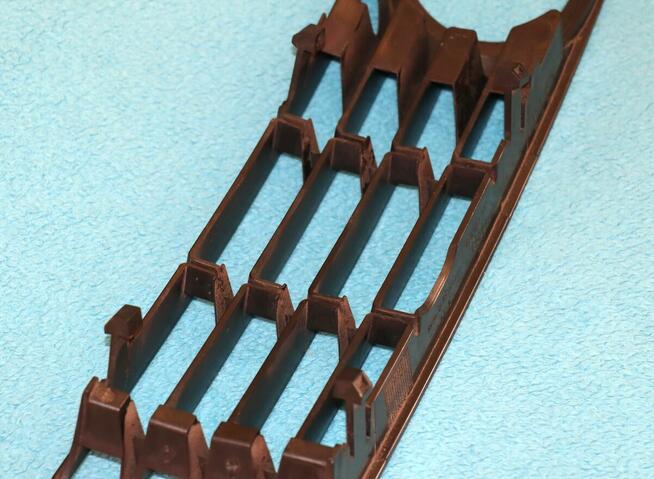 Kratka zderzaka lewa AUDI 8E0 807 681 AUDI A4 B6