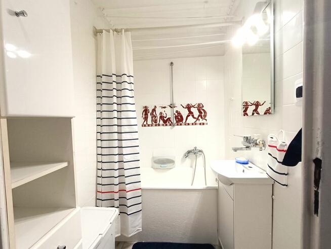 Wynajmę 3 pokojowe mieszkanie, balkon, Metro