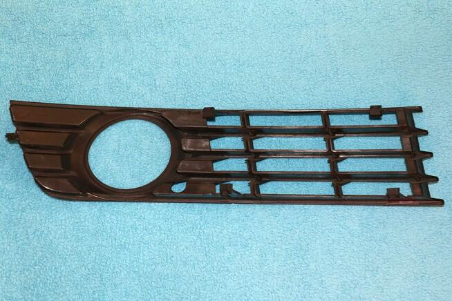 Kratka zderzaka lewa AUDI 8E0 807 681 AUDI A4 B6