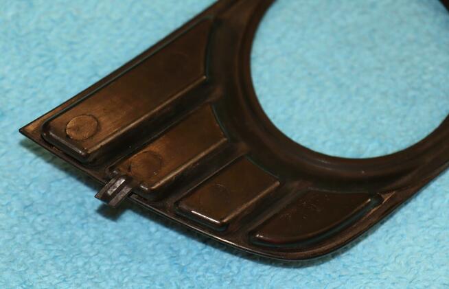 Kratka zderzaka lewa AUDI 8E0 807 681 AUDI A4 B6