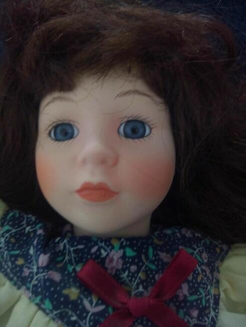 Cztery lalki porcelanowe z kolekcji Promenade