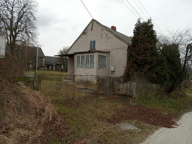 Sprzedam dom wraz z działką i budynkami gospodarczymi