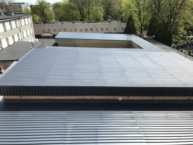 Malowanie dachów pokrytych dachówką, blachą, gontem.