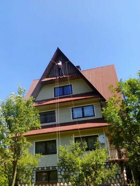 Malowanie dachów pokrytych dachówką, blachą, gontem.