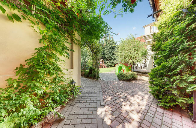 Kelnerka restauracja