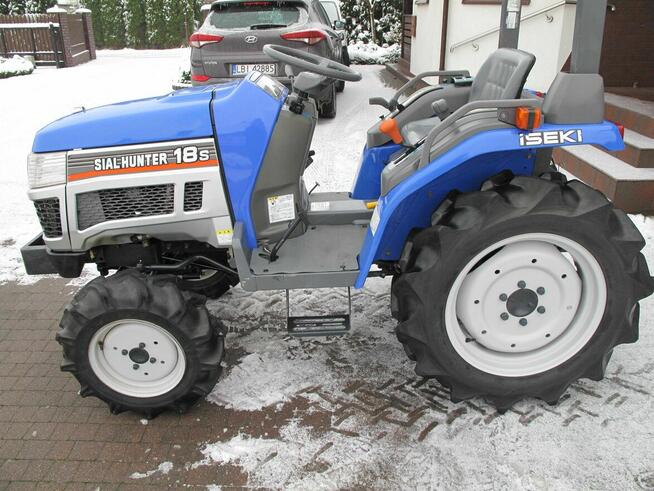 Mini Traktorek Iseki 18KM 4X4 Wspomaganie Mała Kosiarka