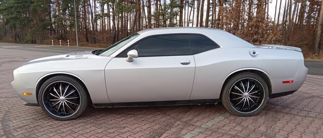 Dodge Challenger 5.7 V8 Hemi R/T Plus. Alu 22 cale. Kaliforn